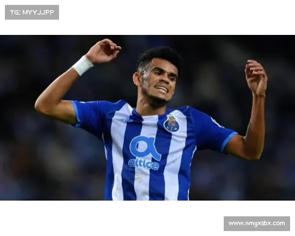 大卫路易斯担任不同场上位置对球队战术体系与防守稳定性的影响分析